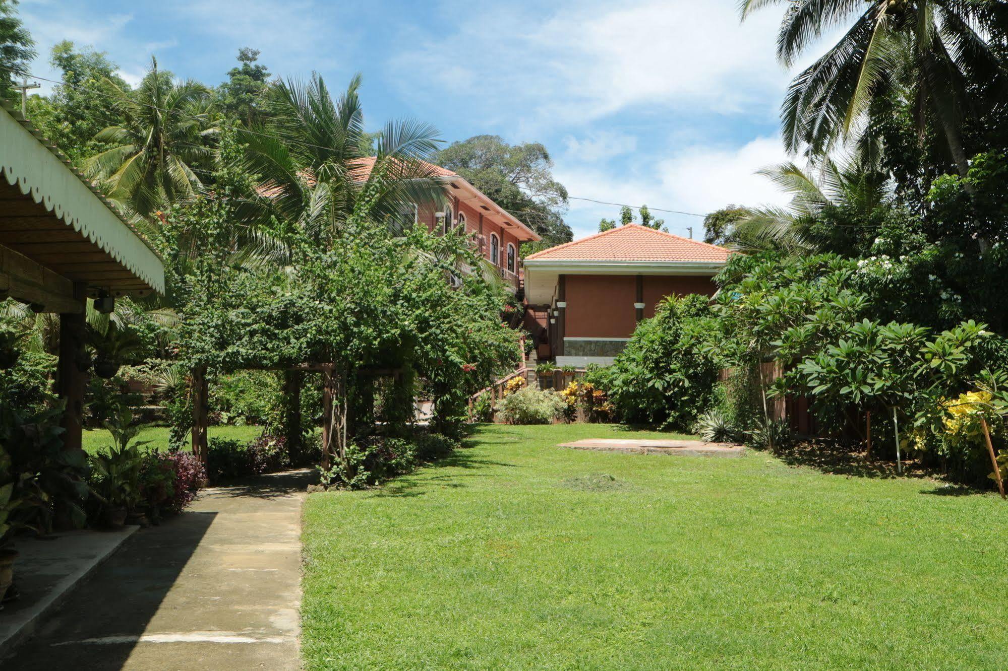 Jannah Glycel Beach House Hotel Guimaras Exterior foto