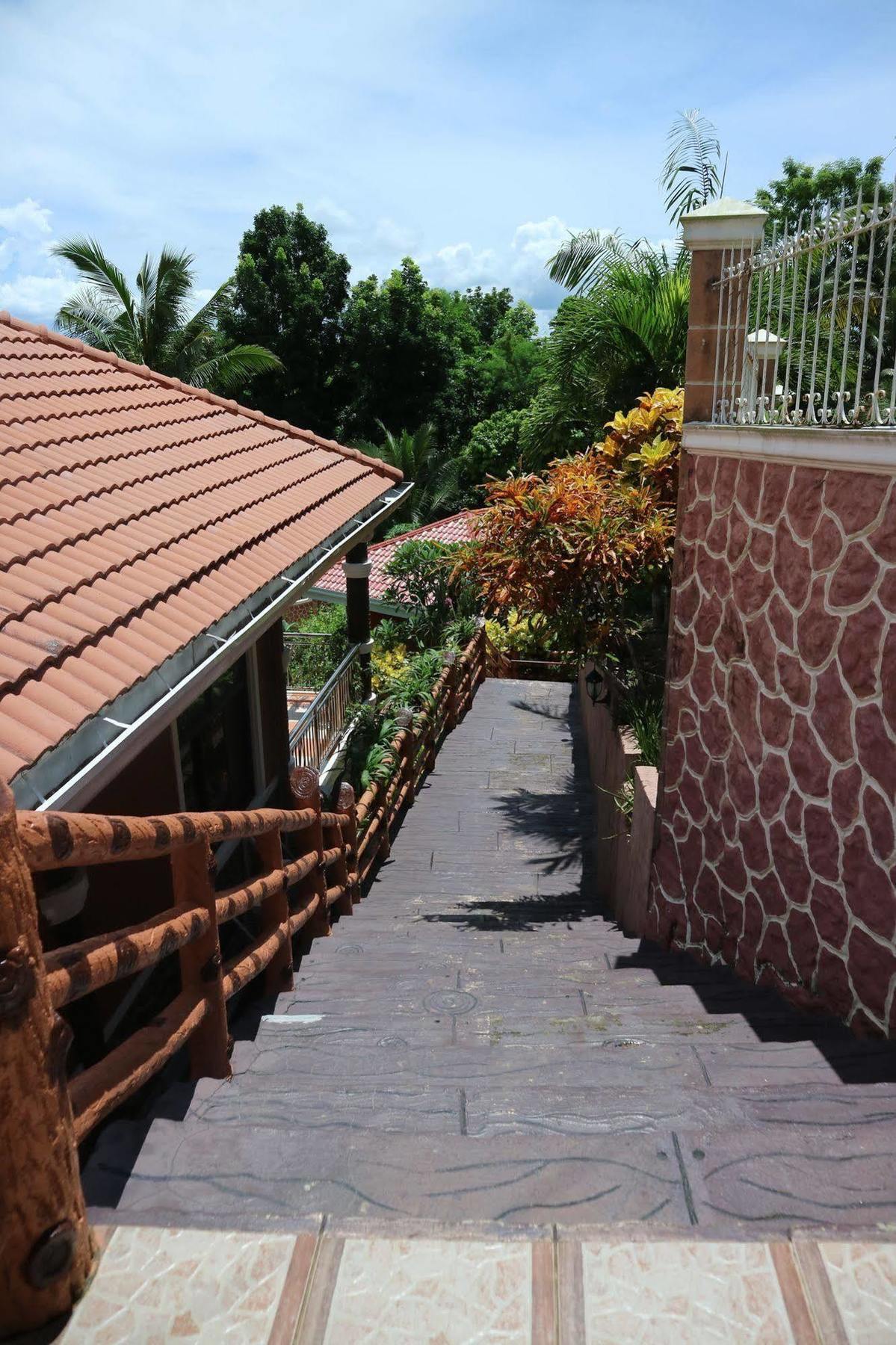 Jannah Glycel Beach House Hotel Guimaras Exterior foto